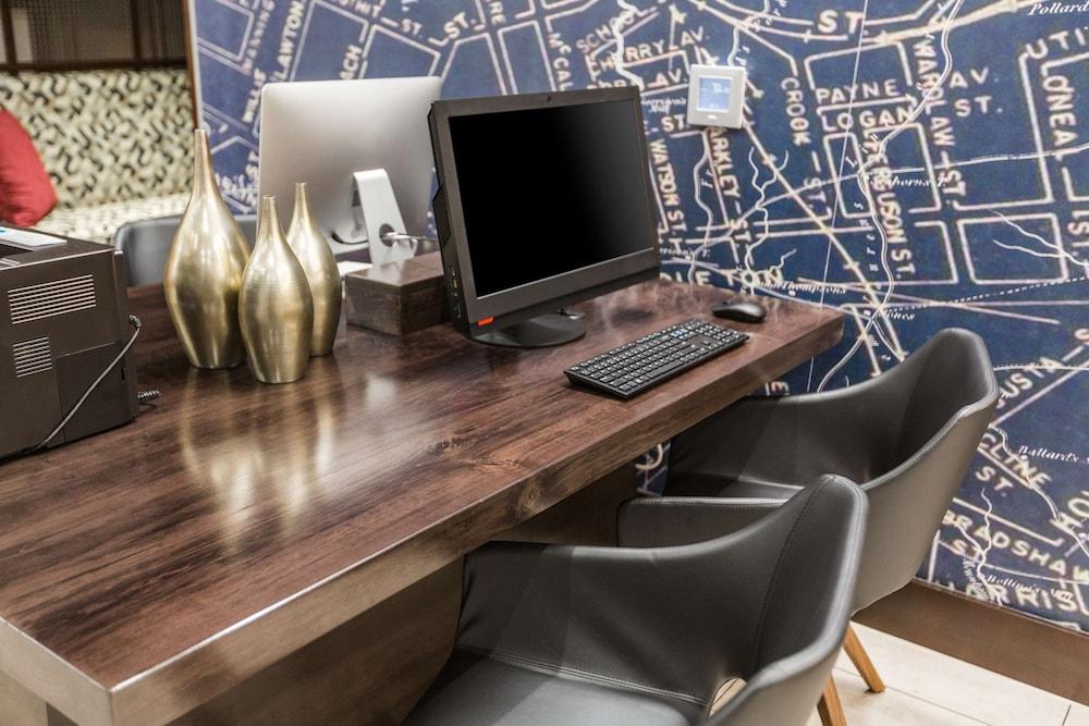 Hyatt Place Greenville Downtown