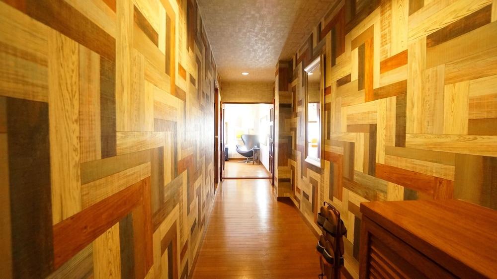 Tomato Takayama Station