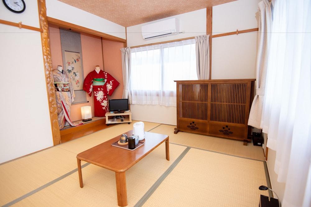 Guesthouse TAKAO - Hostel