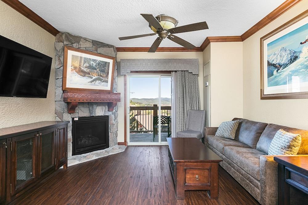 White Pines 1BD at Westgate