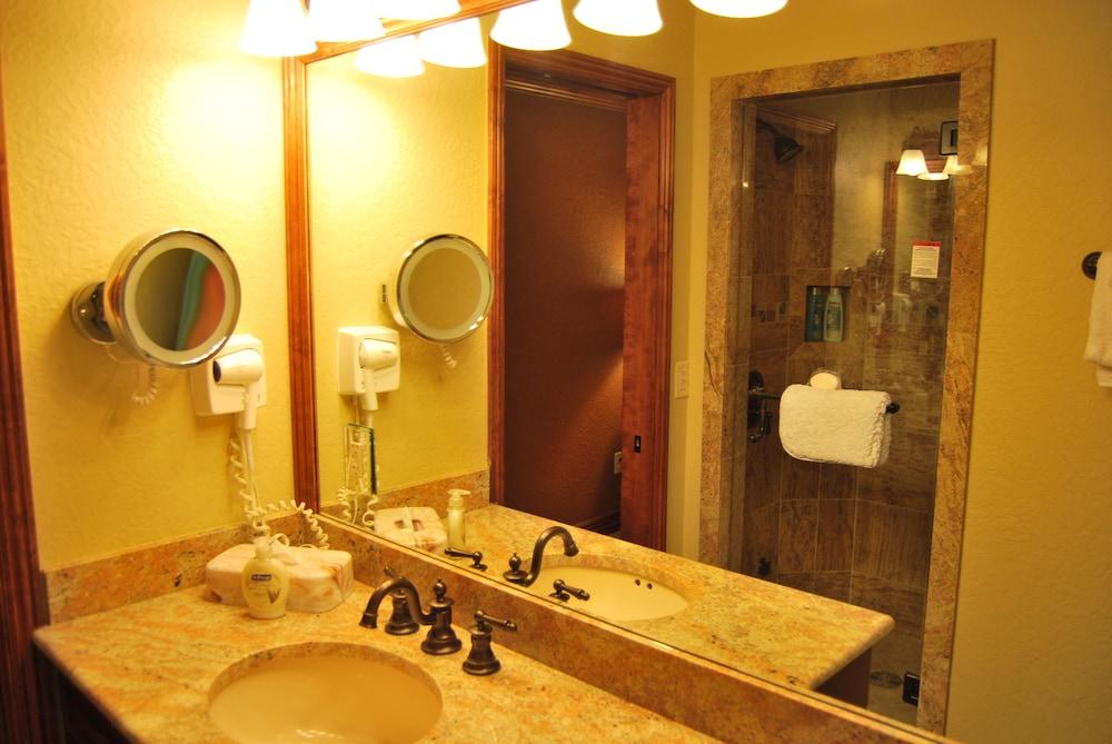 White Pines 1-BD at Westgate - Tombstone