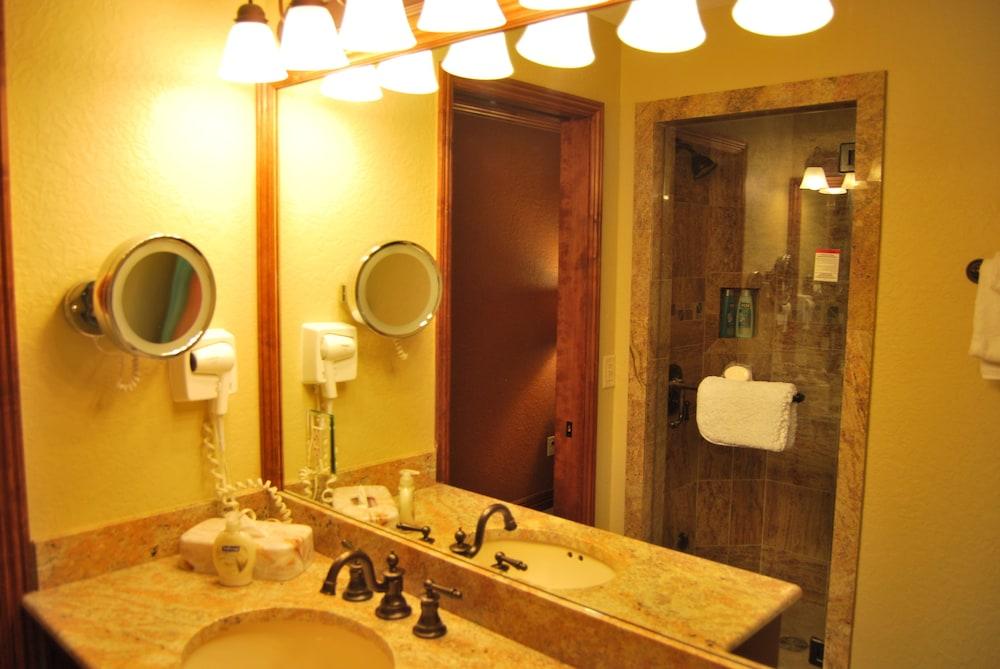 White Pines 1-BD at Westgate - Orion