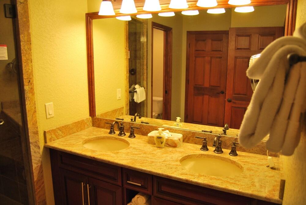 White Pines 2-BD at Westgate - Liberty