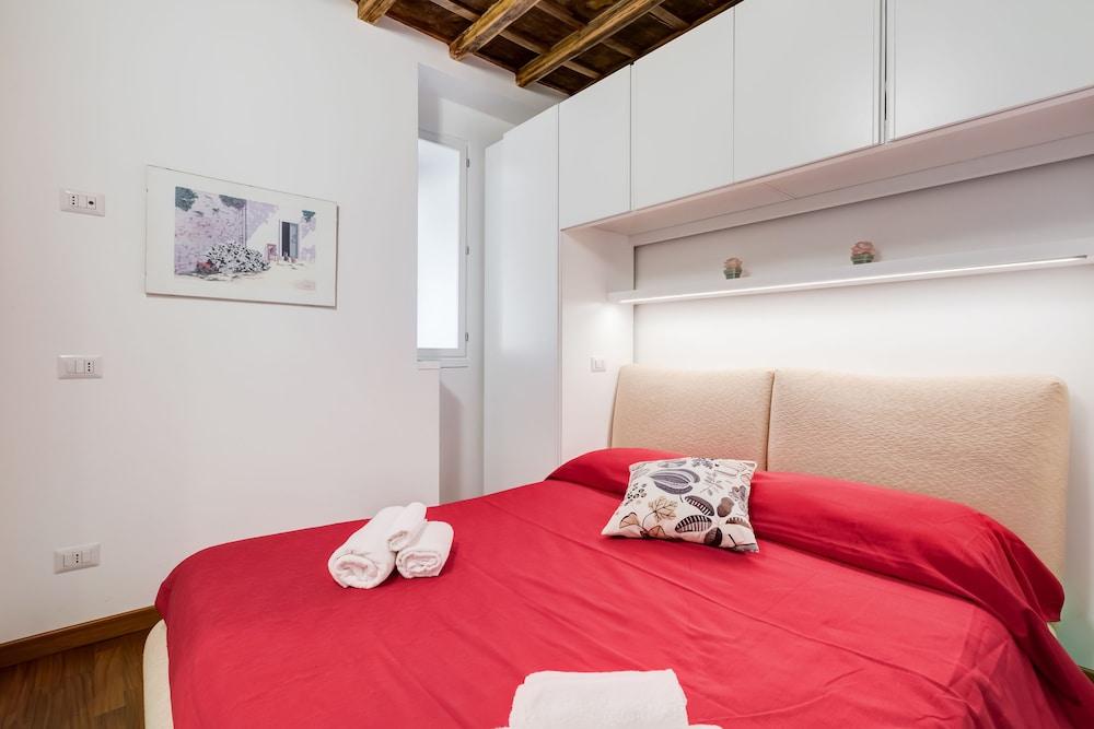 Piazza Navona-Coronari House