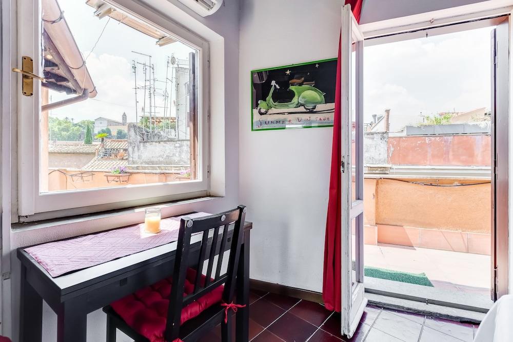 Romantic House in Trastevere