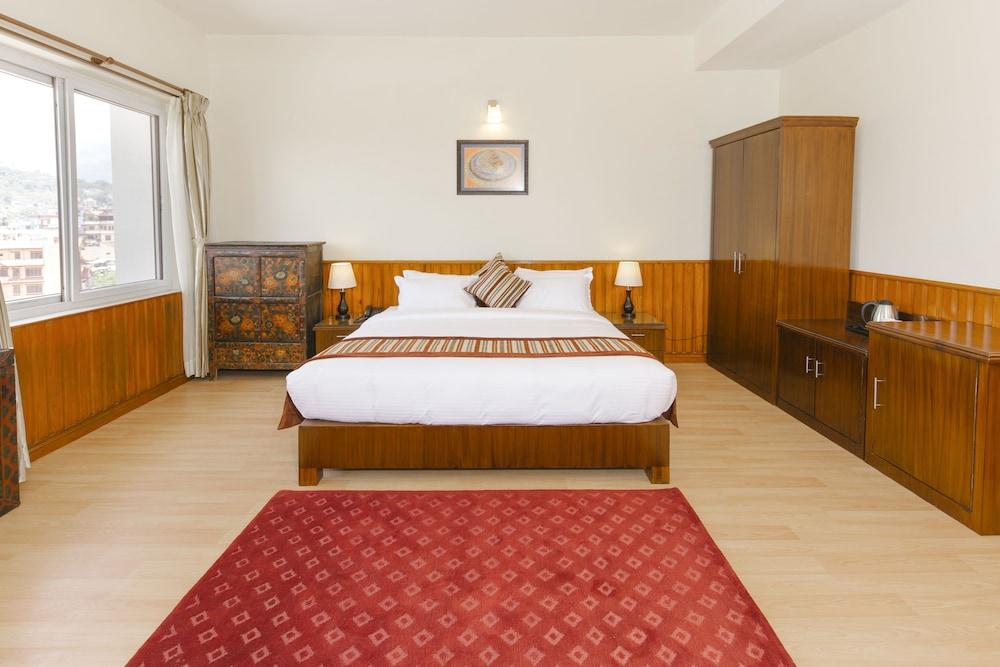 Hotel Mukhum International