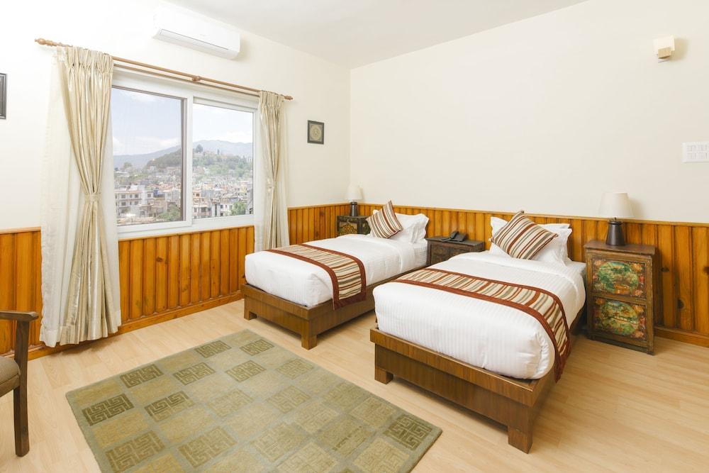 Hotel Mukhum International