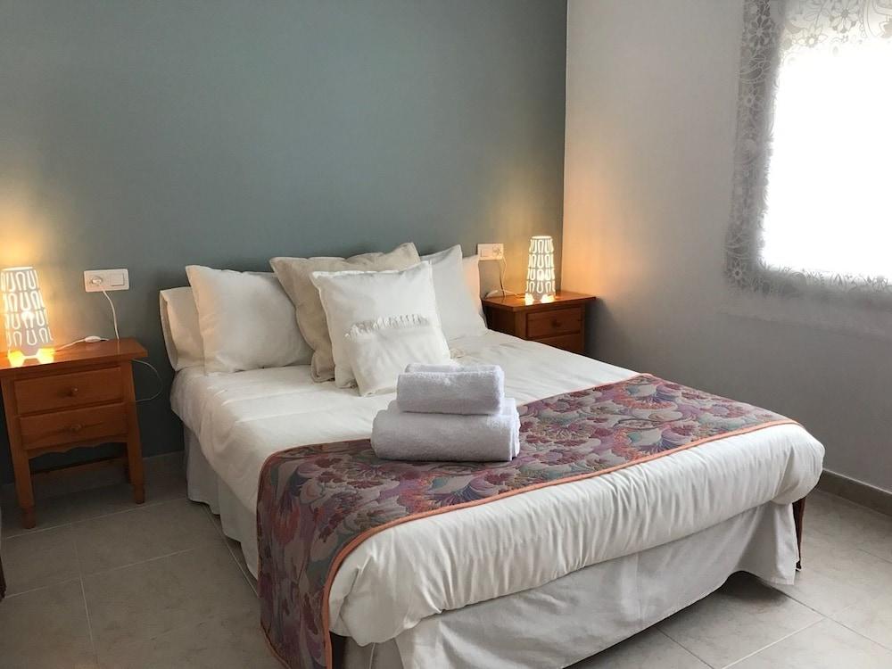 La Nova Tenalla - Adults Only