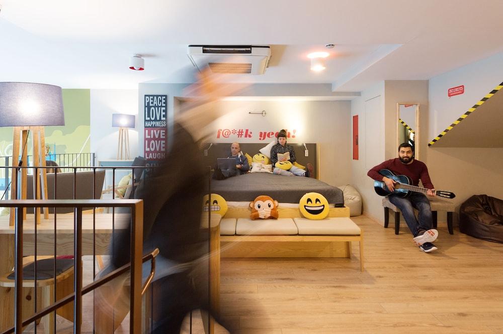 Yeah Barcelona Hostel