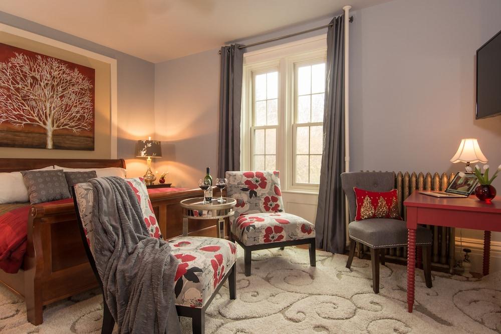 Gothic Eves Inn and Spa Bed and Breakfast