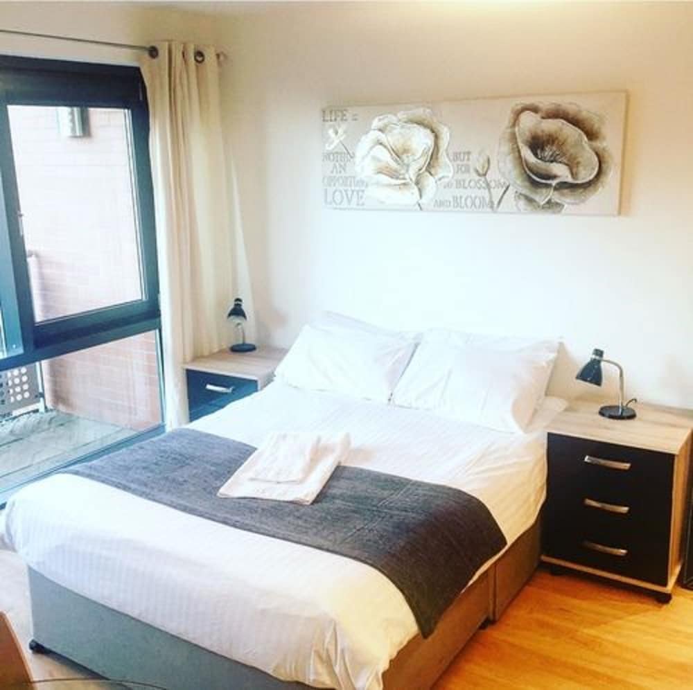 Empire Serviced 1 Bedroom Apartment