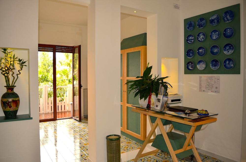 Luiselle Charming Accommodation Sorrento