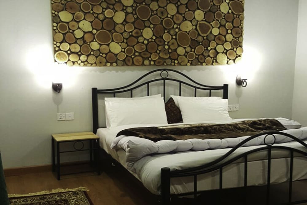 Alpine Hotel  Nathiagali