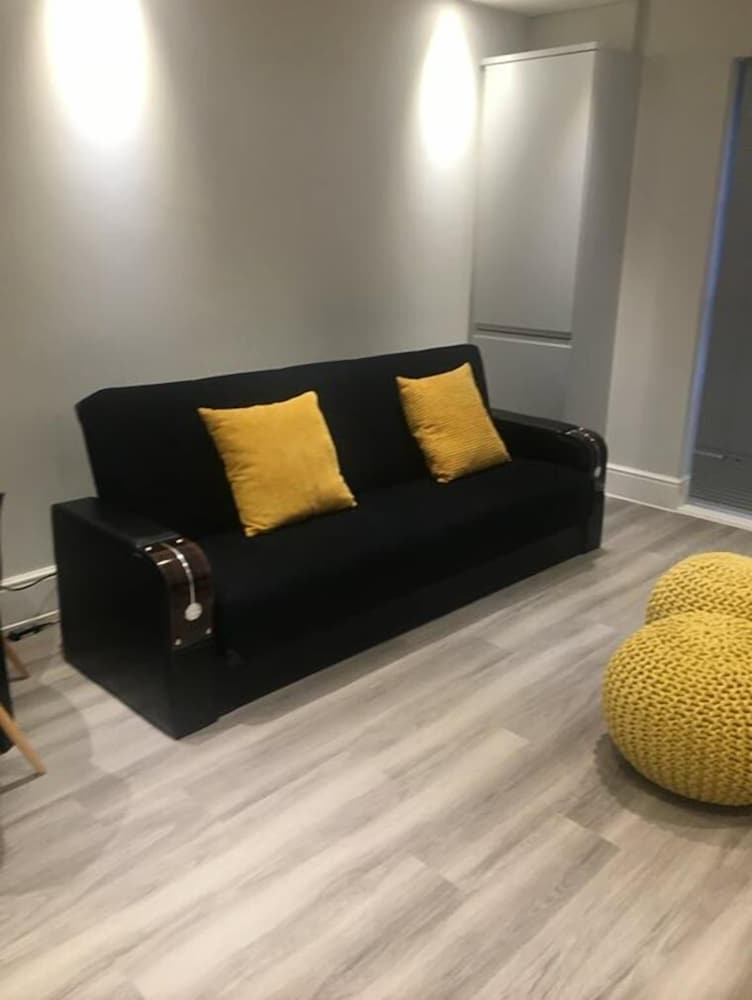 Icon Crownleigh 3 With Free Wifi