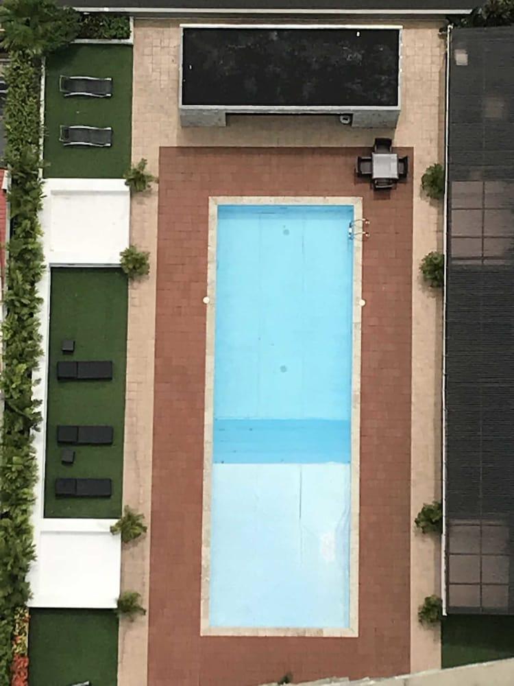 Denovo - Executive Residences