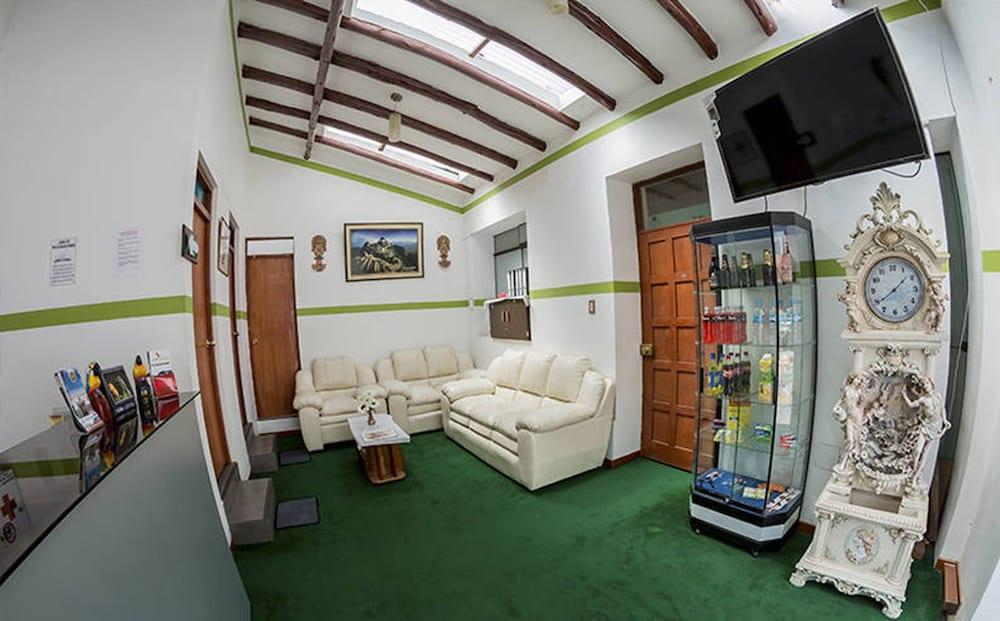 Hostal Madre De Dios