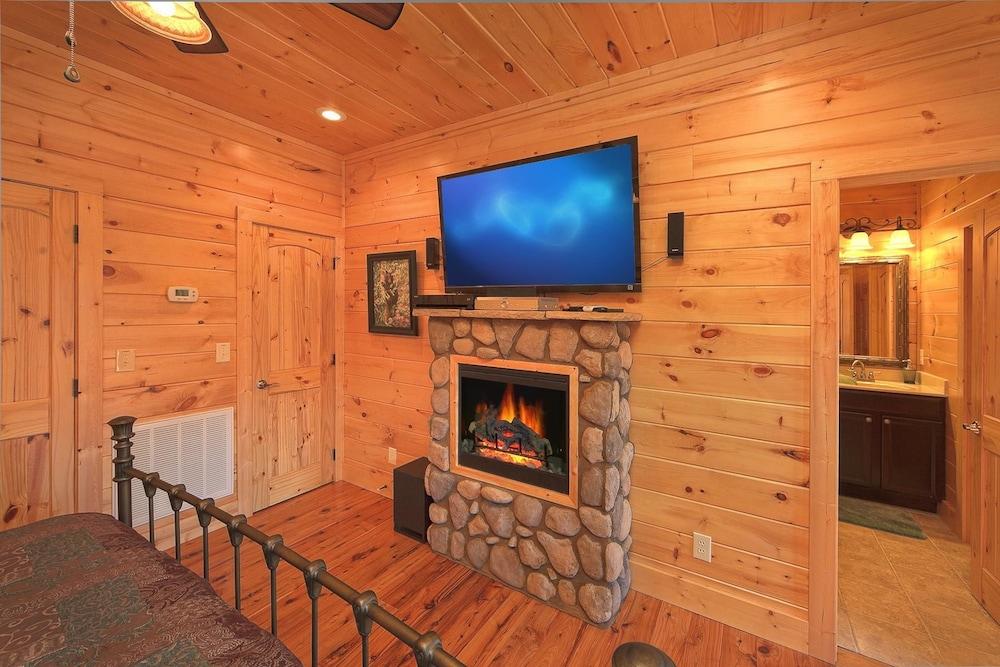 Moonstruck Apartment 1