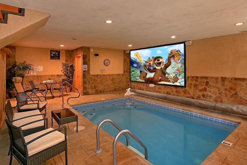 Skinny Dippin Apartment 1