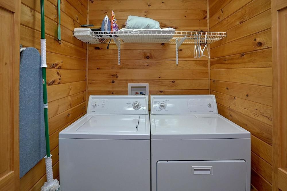 Moonshiners View Apartment 2