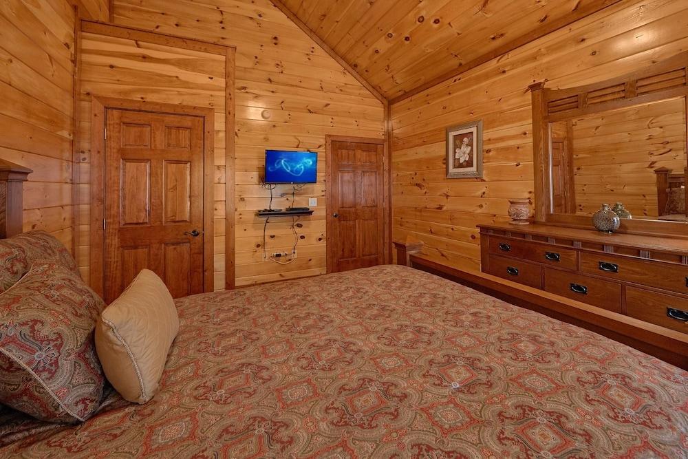 Sweet Tranquility Pool Lodge Apartment 4