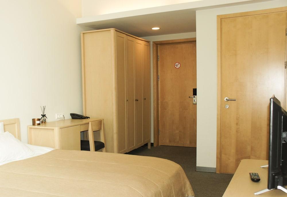 Zaliasis slenis - Self check-in hotel