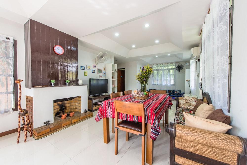 Nimman Elegant Garden Villa