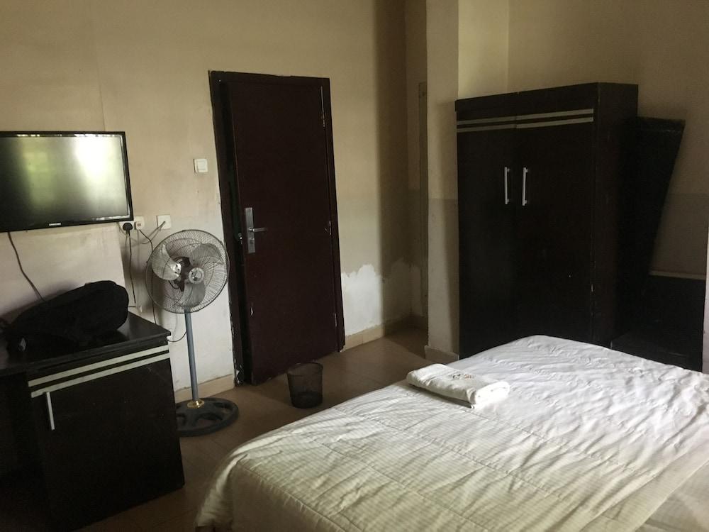 Ocean Pavillion Hotel & Suites