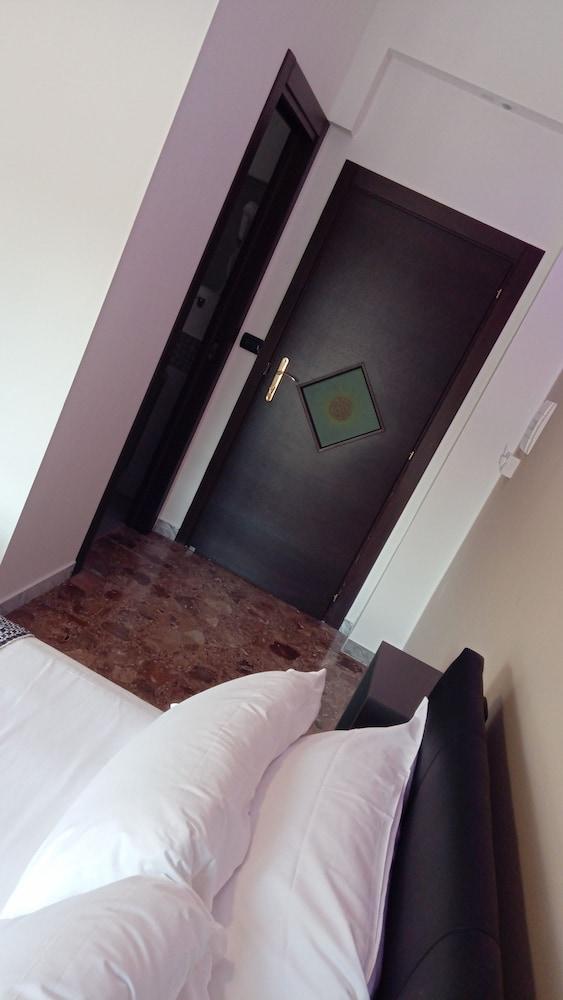 Marina Sky 8 Deluxe rooms