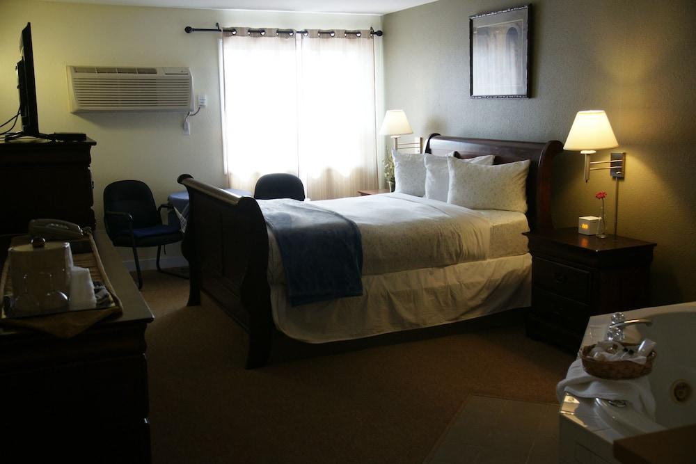 R & R Inn & Suites