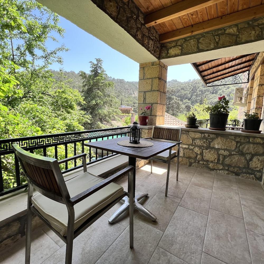 PluVia Boutique Hotel