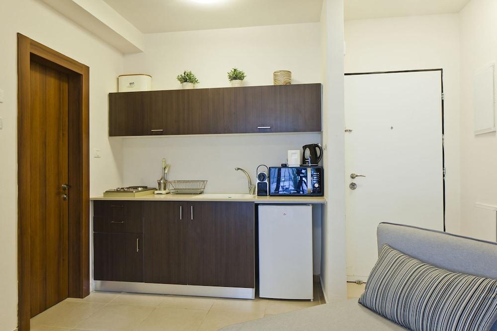 TLV Suites By The Sea - 2 Rooms