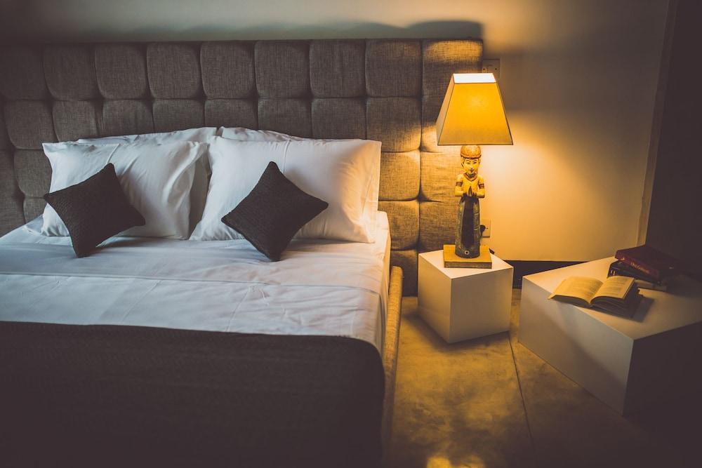 Balissimo Seminyak Suites