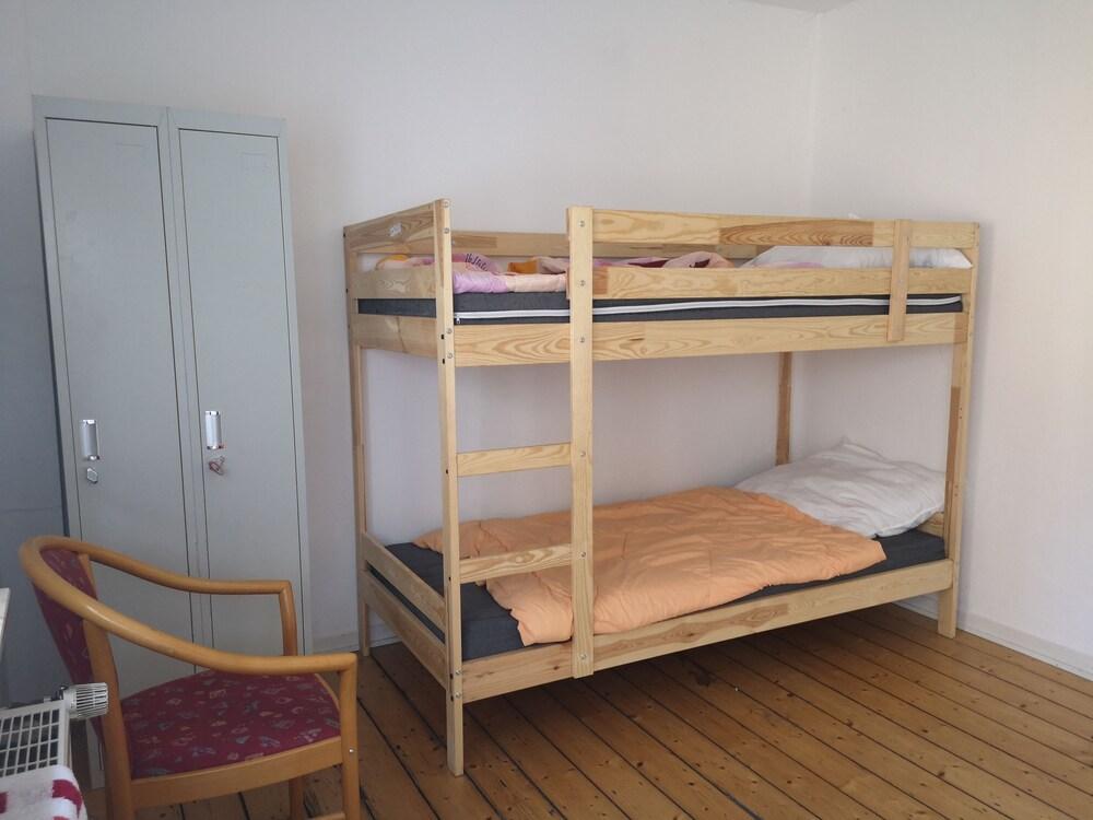A&S Hostel Bonnerstr. 64