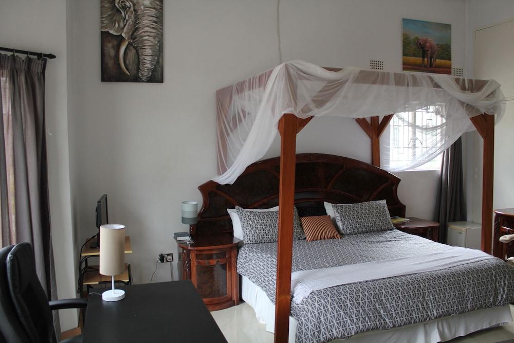 Blue Lagoon Lodge Blantyre