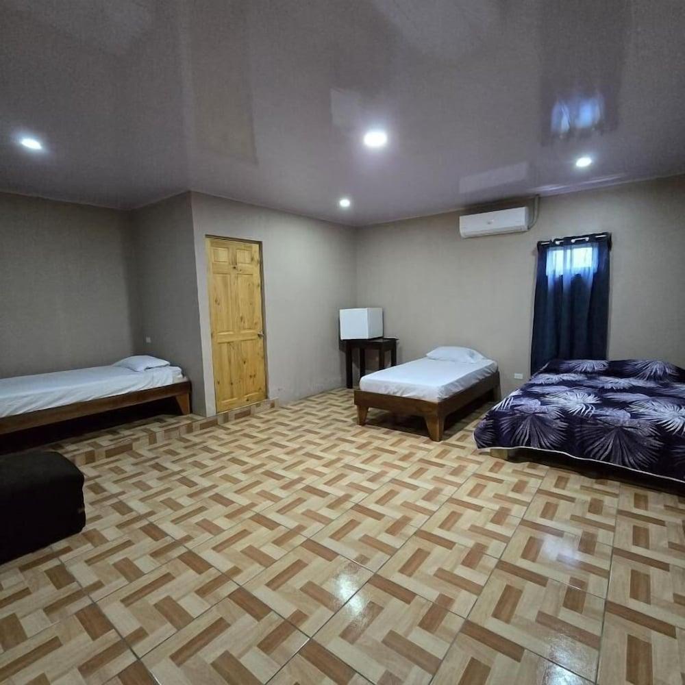 Hotel La Cascada - Hostel