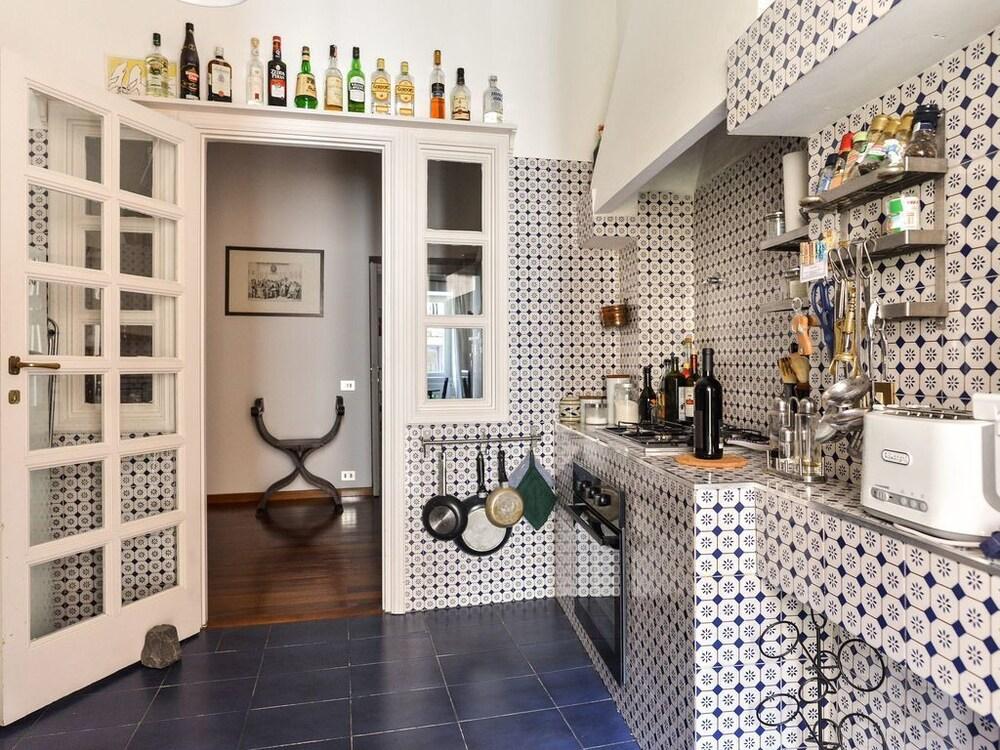 Spanish Steps Apartment