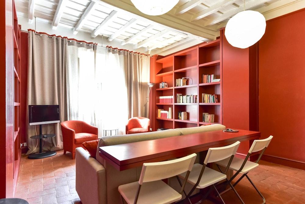 Navona Charming Apartment