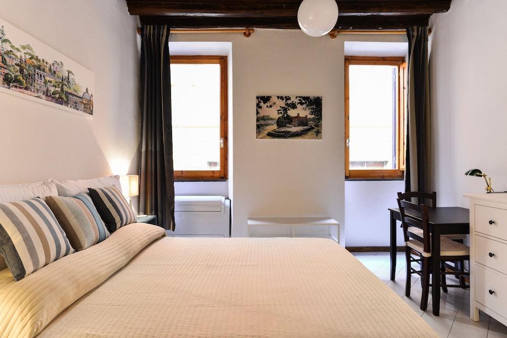 Spanish Steps Cozy Studio