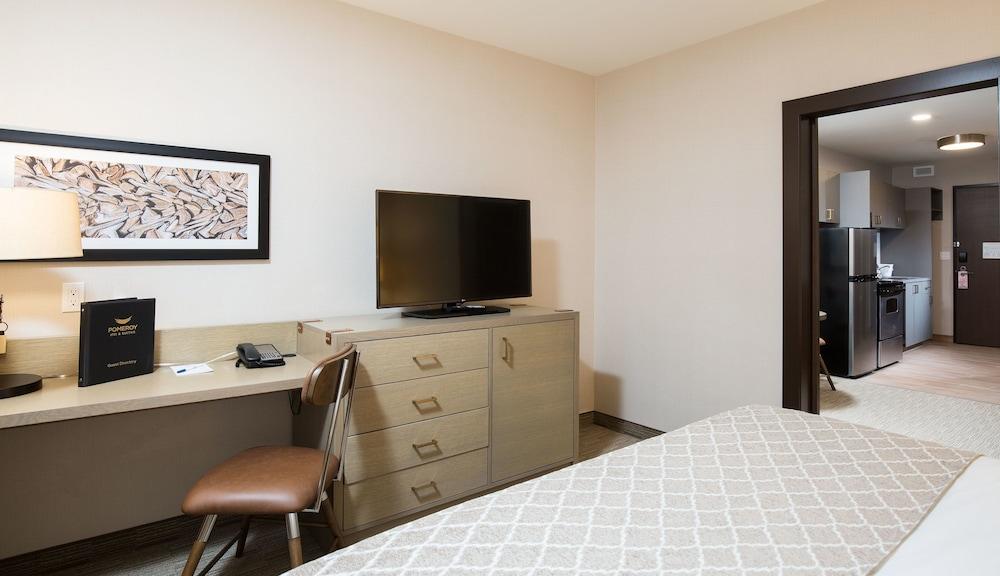 Pomeroy Inn & Suites Prince George