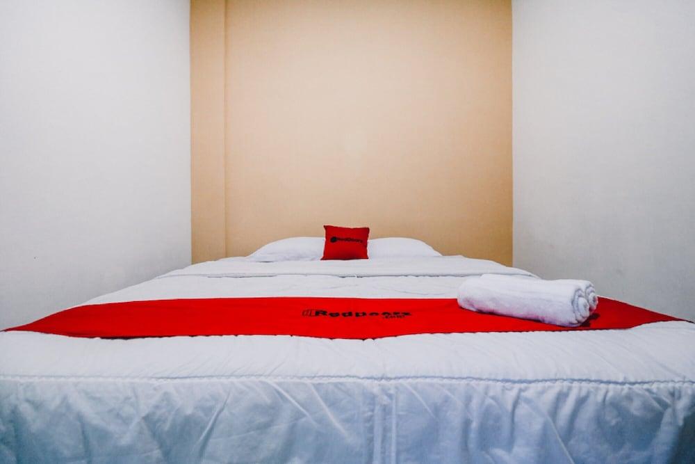 RedDoorz @ Jalan Krakatau Medan