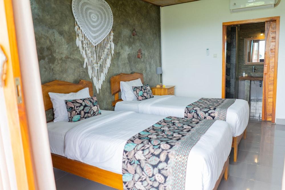 West Break Bali Medewi