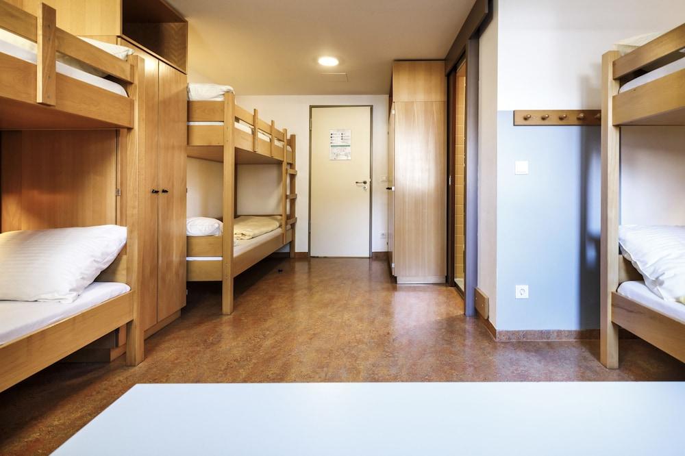 DJH Garmisch- Partenkirchen - Hostel