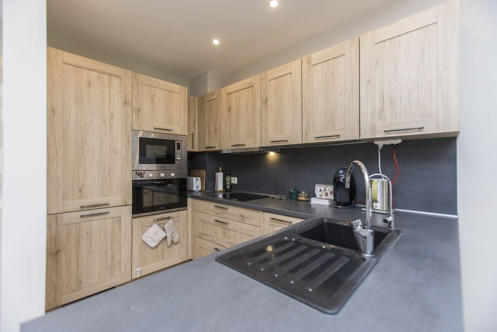 Perfect Location Between Golf and Beach