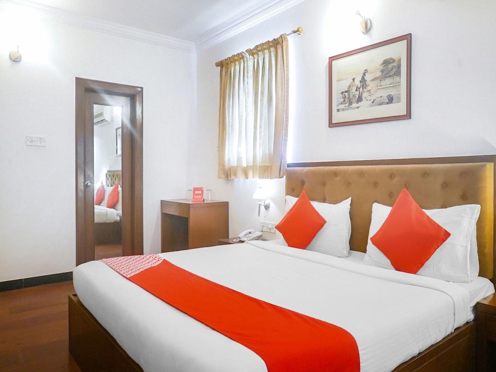 OYO 5630 Beverly Hills Hotel