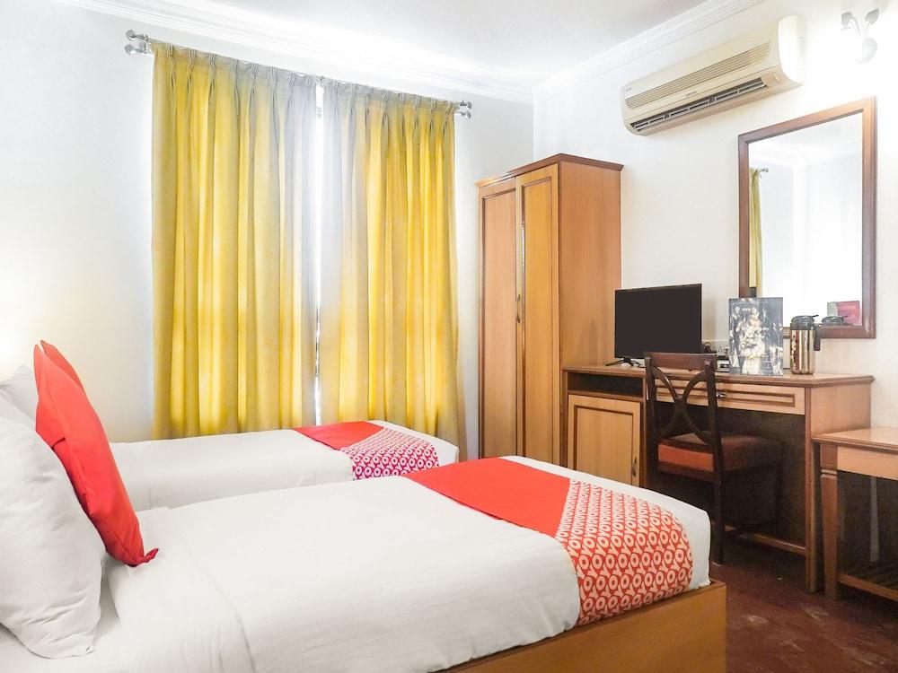 OYO 5630 Beverly Hills Hotel