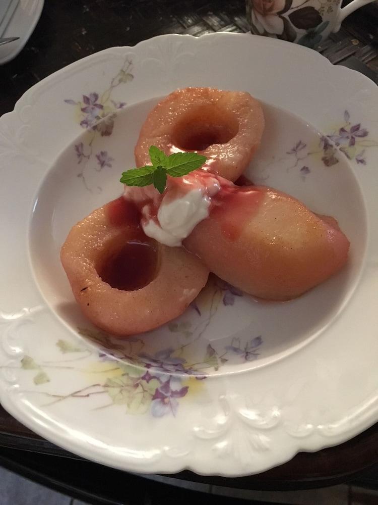 The Pratt Smith House B&B