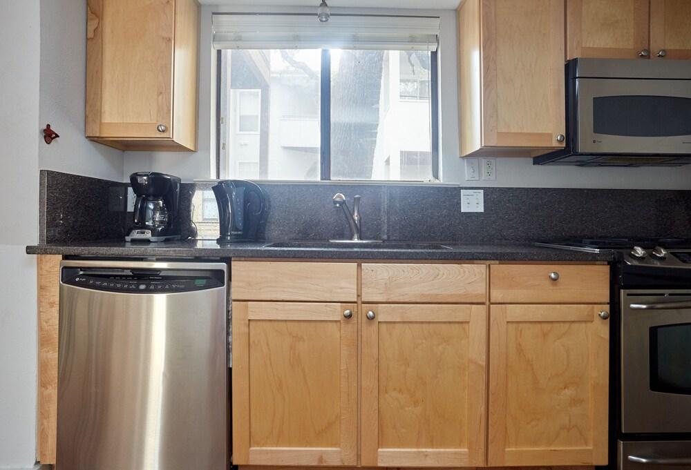 Sonder Bouldin Creek