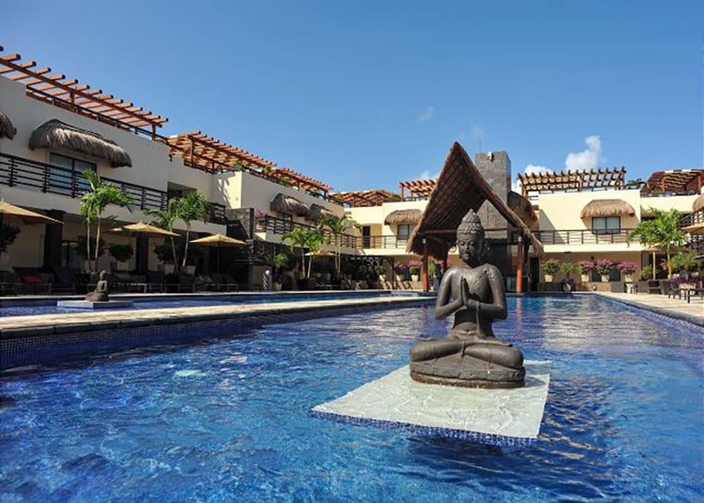 Aldea Thai 01 by Tripintravel