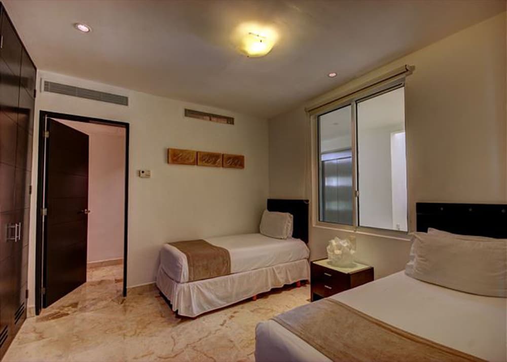 Elements 206 by Tripintravel