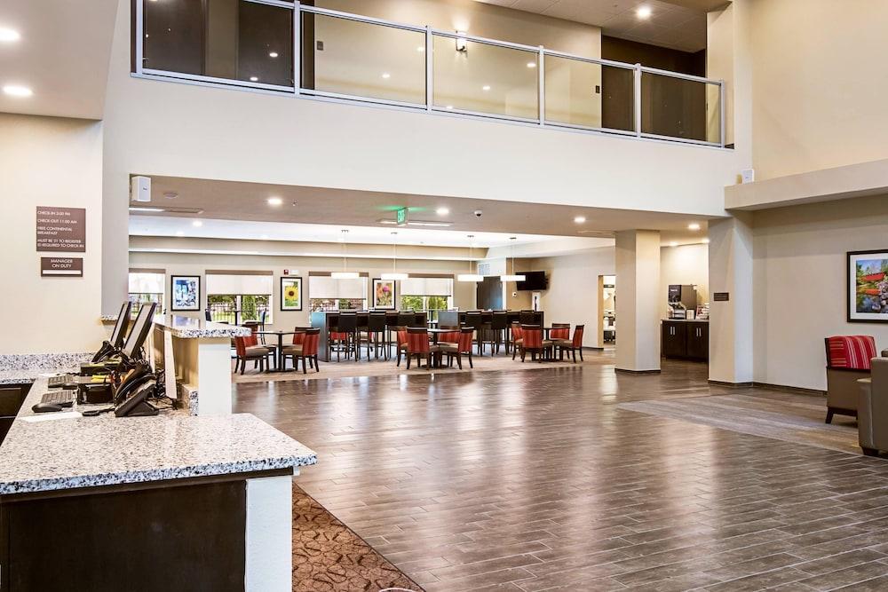 Comfort Suites Wooster near University Campus